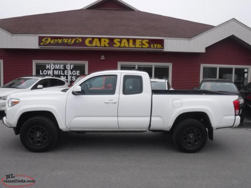 2017 Toyota Tacoma Acces Cab 4x4 SR5 $255 B/W 2017 Toyota Tacoma Acces Cab 4x4 SR5 $255 B/W