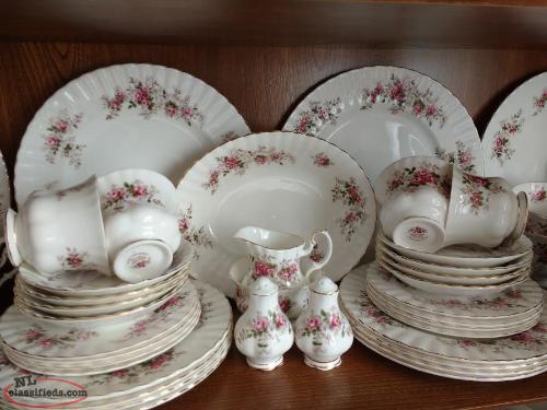 Royal Albert-Bone China-Lavender Rose-8 piece setting