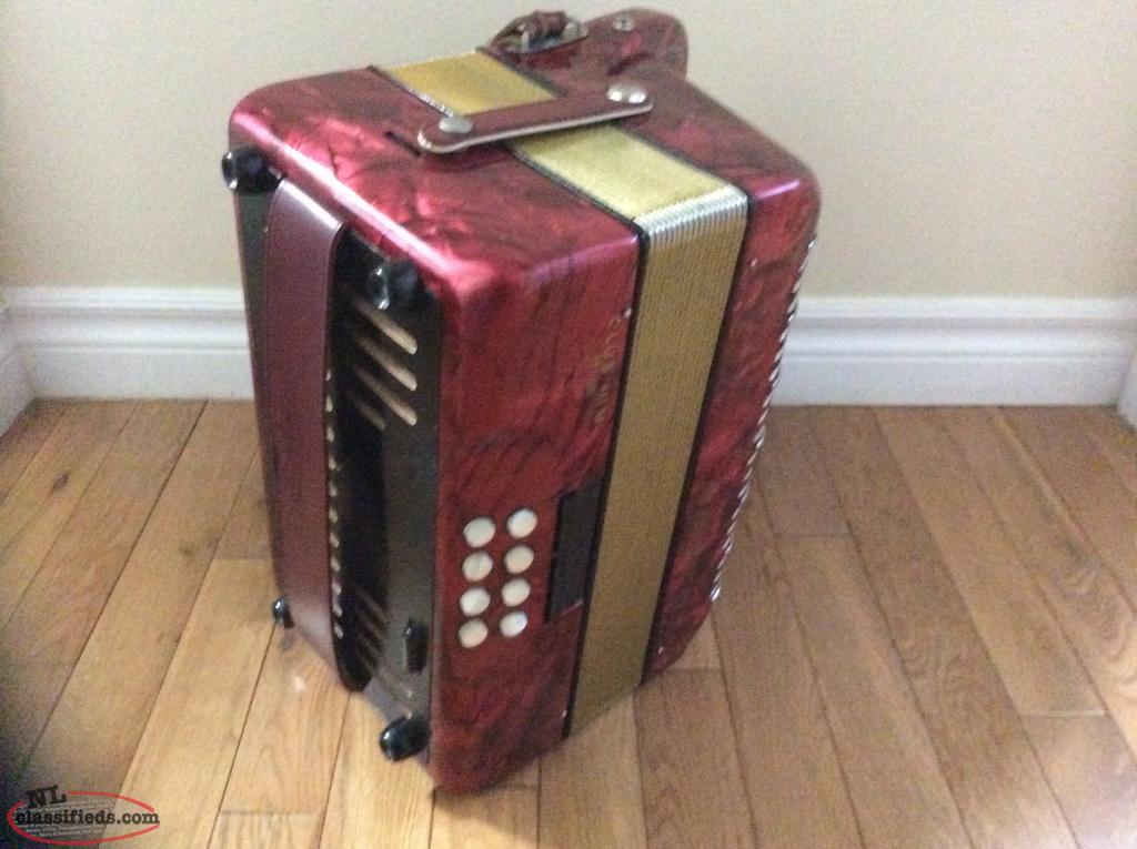 Hohner Club III M Deluxe button accordion. CF. Lark Harbour, Newfoundland Labrador NL
