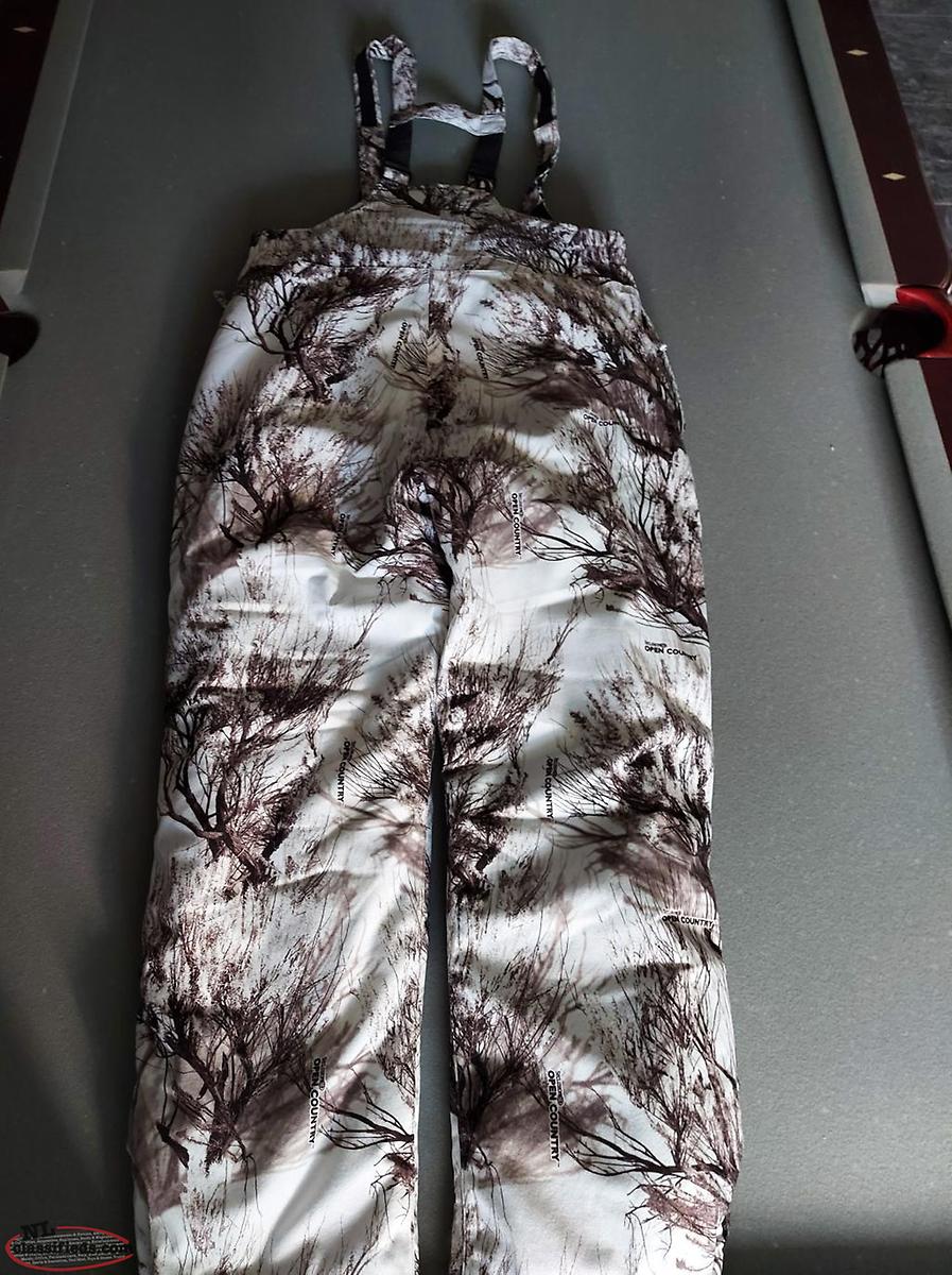 Cabelas snow camo insulated bibs Brownsdale, Newfoundland Labrador NL Classifieds