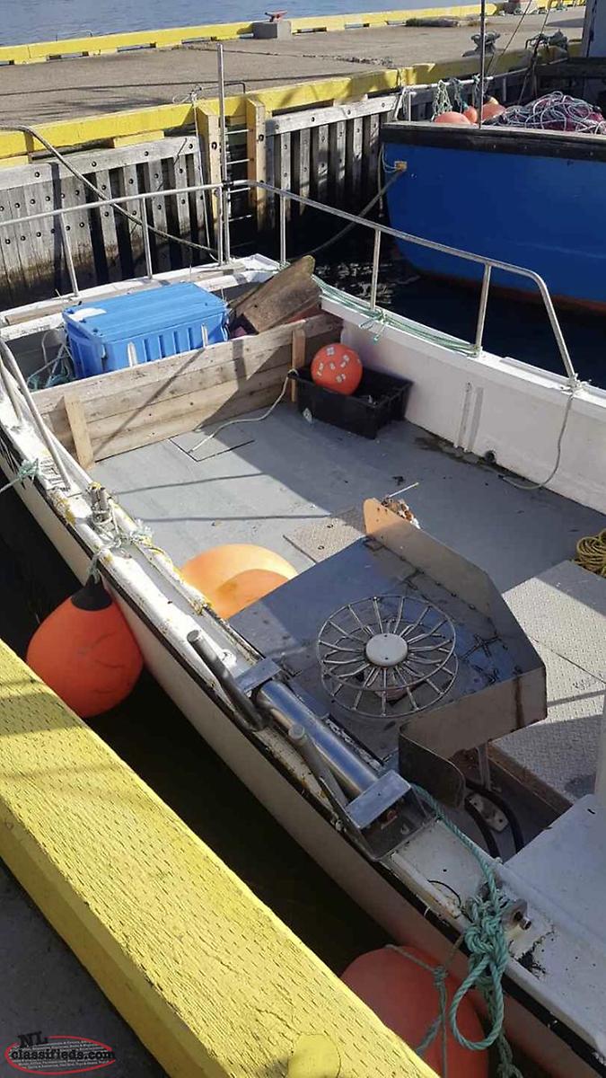 Reduced 28 ft fiberglass boat Cape Broyle, Newfoundland Labrador NL