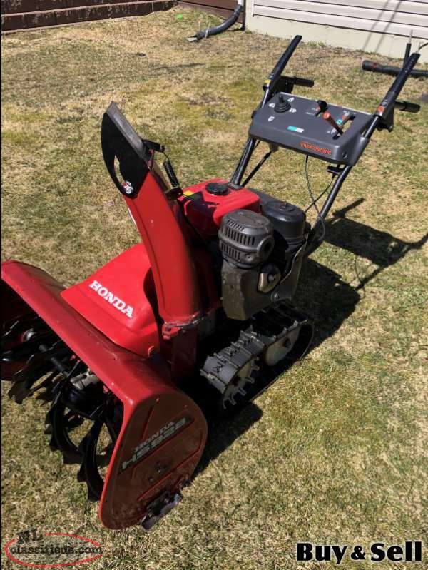 Honda HS928(Electric Start and Chute) Snowblower St. John