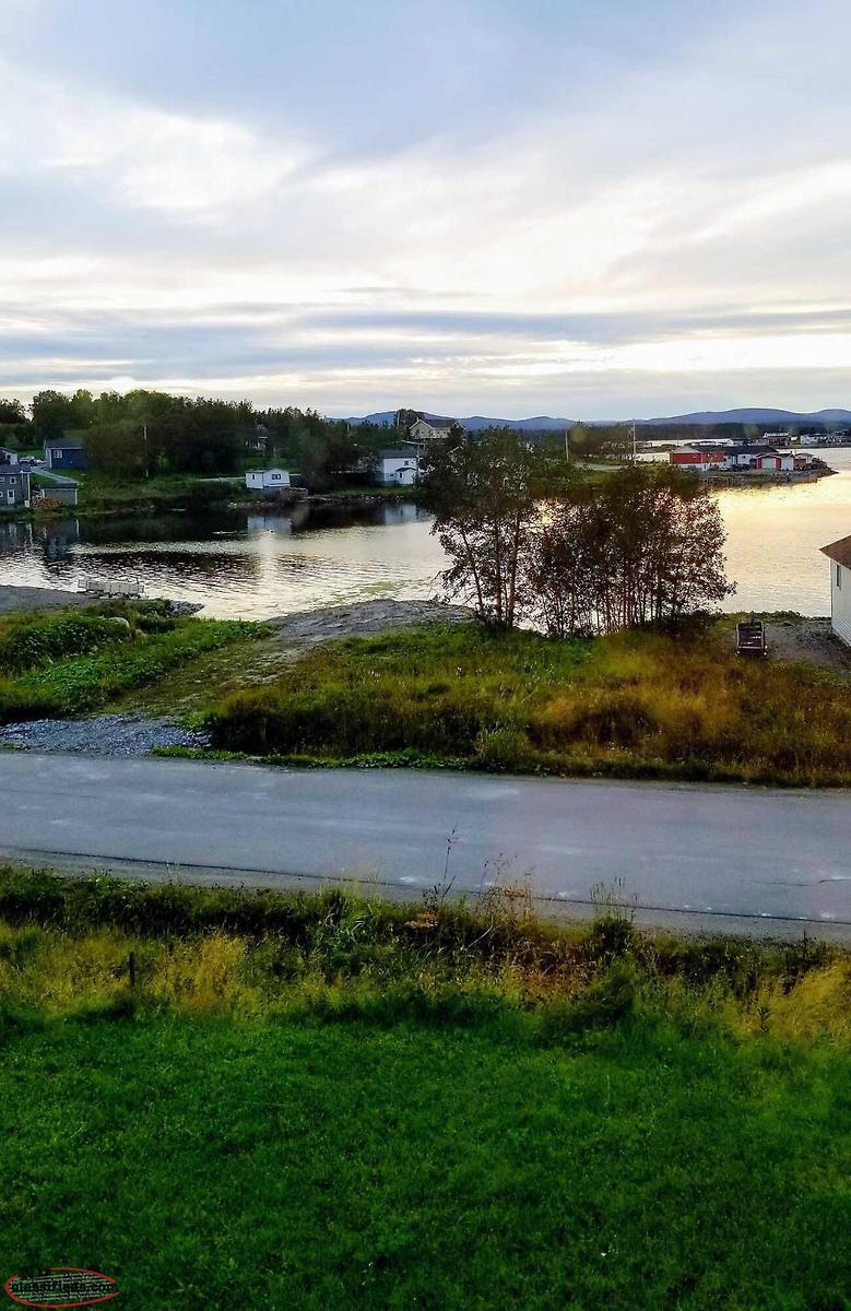 Great family home with 4 bdrm, 2 bath & over 2500 sf of space Roddickton, Newfoundland