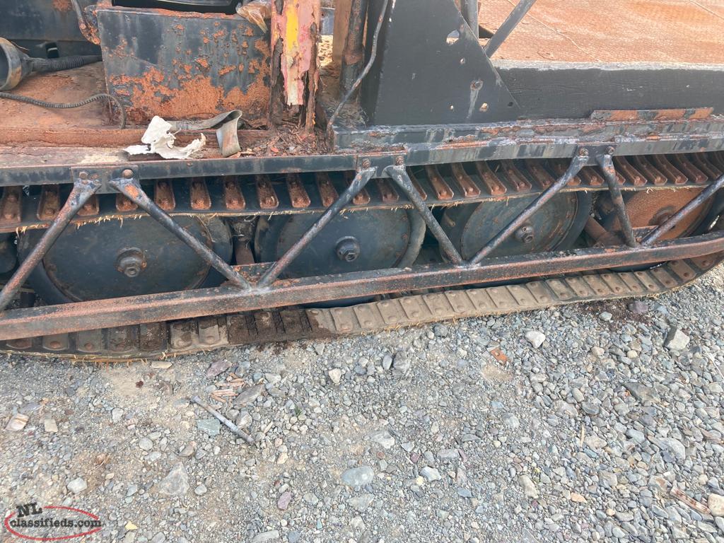 Bombardier J4, J5, Muskeg solid tires and rims. Bay Roberts