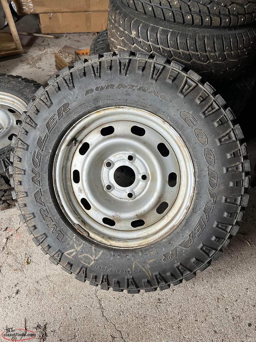 Goodyear Wrangler Duratrac studded winter tires and steel rims 265 / 70 ...